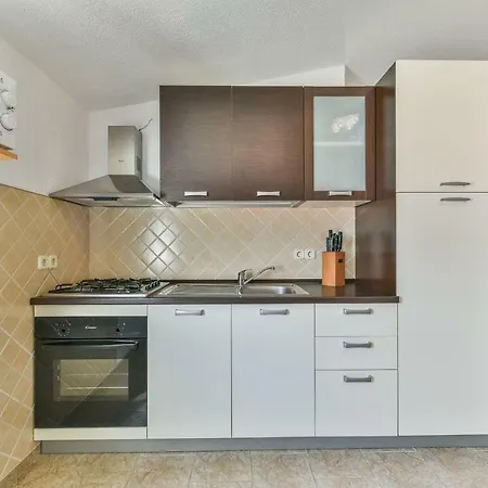 New Near Beach - Zitna X - Ae1541 * Vir