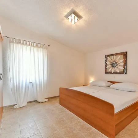 New Near Beach - Zitna X - Ae1541 * Vir